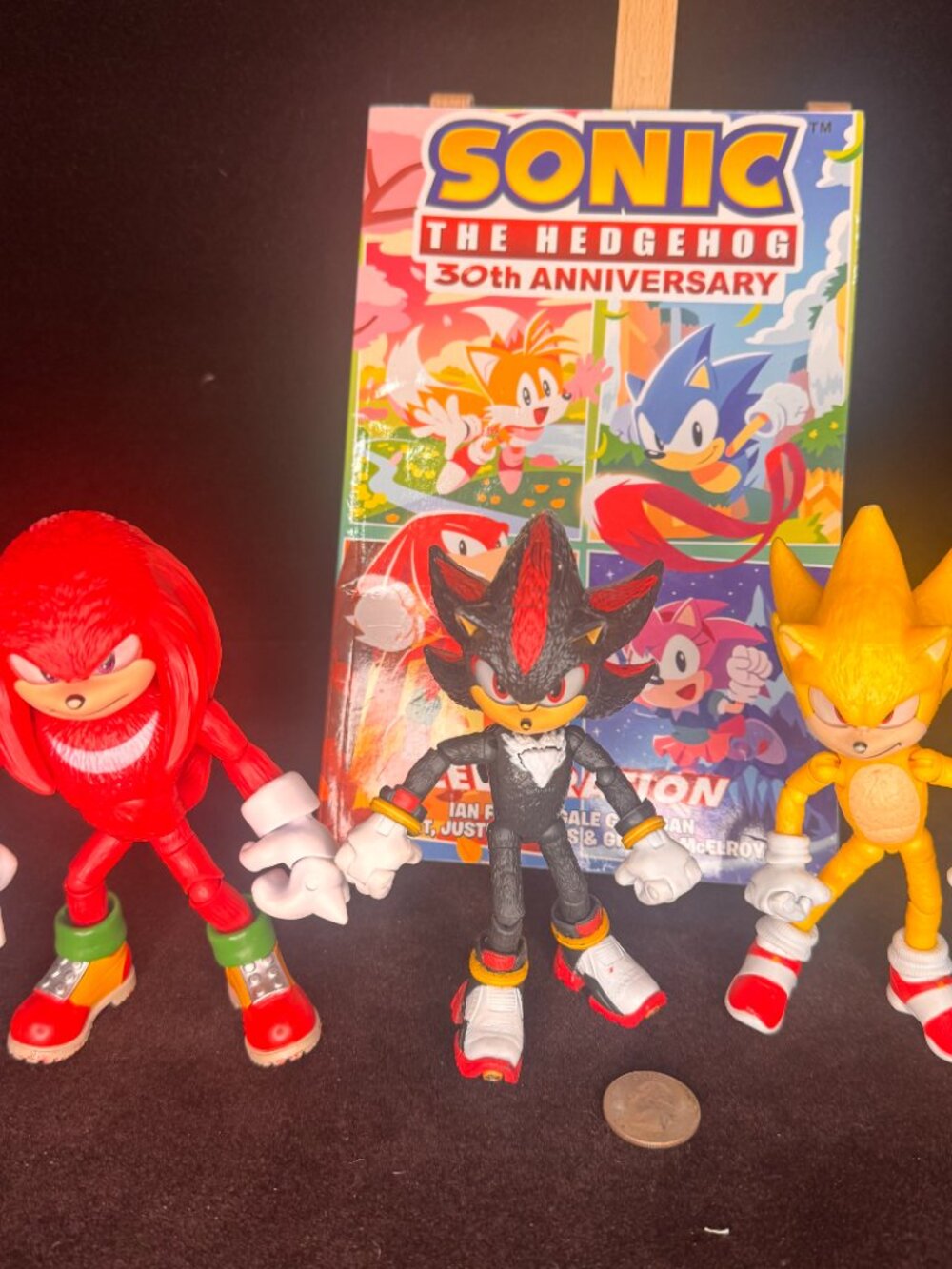 Sonic the Hedgehog Action Figure Lot & 30th Anniversary Comic Bundle